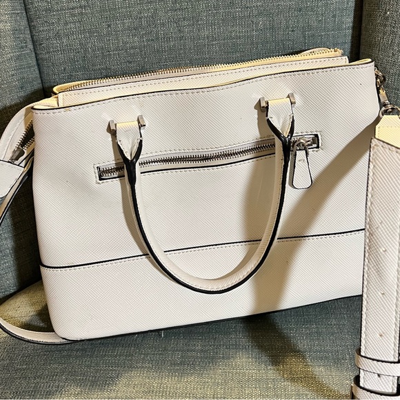 Guess Purse - Picture 3 of 4